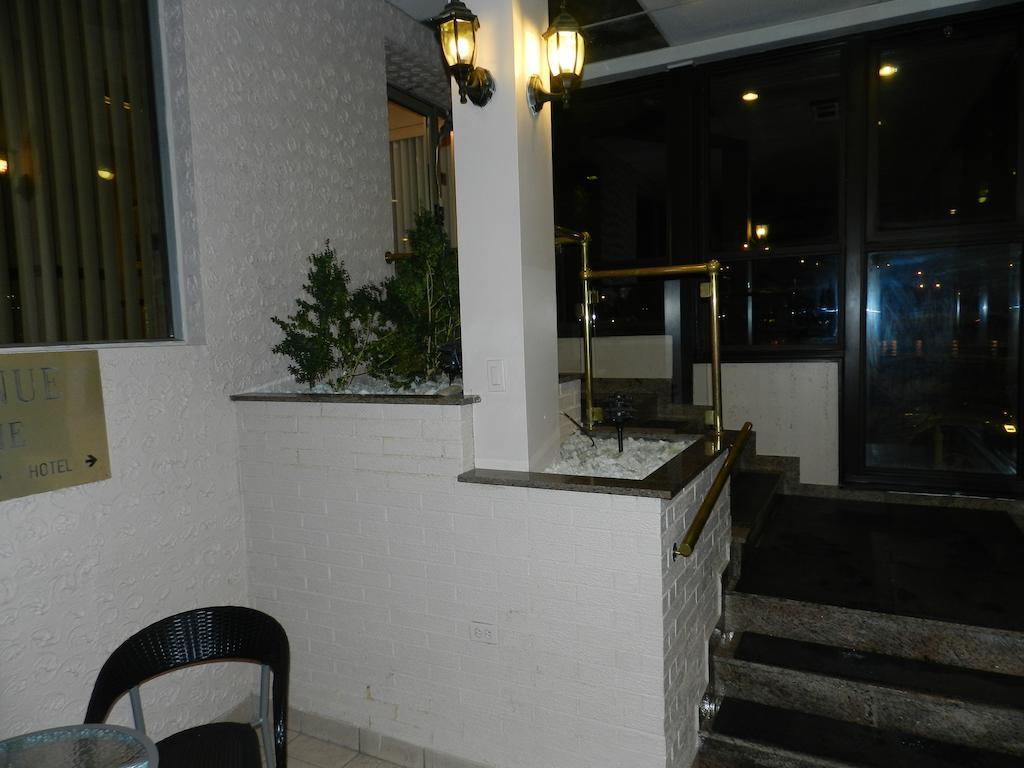 L'Auberge De L'Aeroport Inn Dorval Εξωτερικό φωτογραφία
