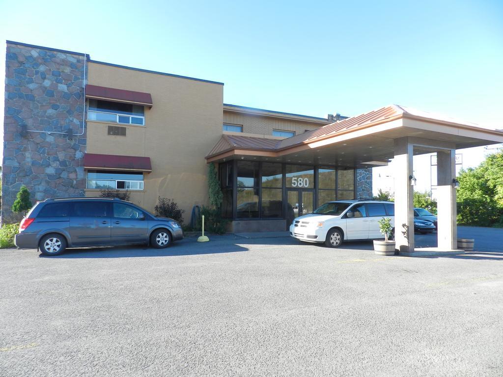 L'Auberge De L'Aeroport Inn Dorval Εξωτερικό φωτογραφία